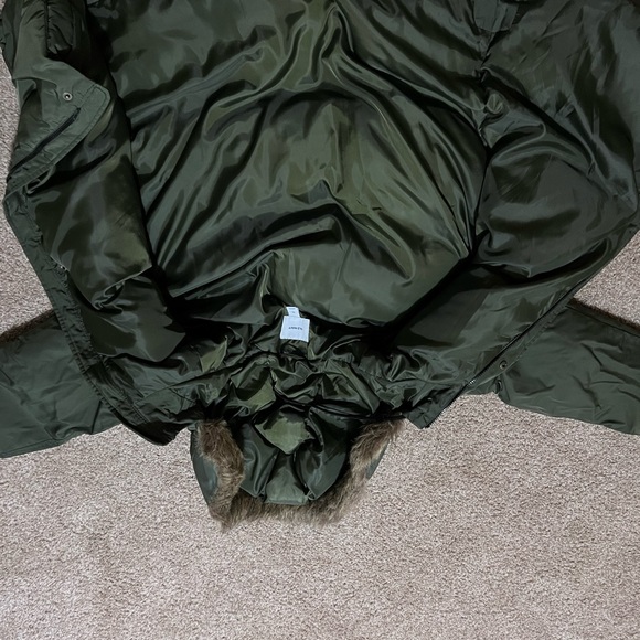 Like new Old Navy XXL Army green heavy winter coat. - Picture 2 of 2